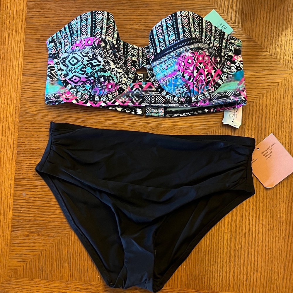 Vibrant Patterned Strapless Bikini Set. 34c / Med… - image 1